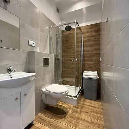 Centrum Dworzec Pkp Self Check-in 24h *