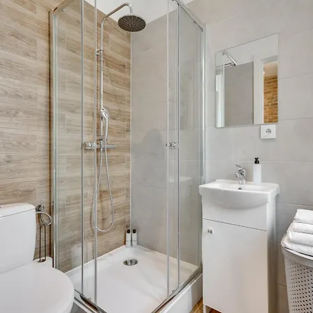 Centrum Dworzec Pkp Self Check-in 24h *